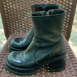 Steve Madden Black Leather Chunky Heel Boots Size 8B